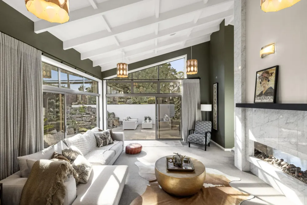 Photos of 23 Contour Avenue