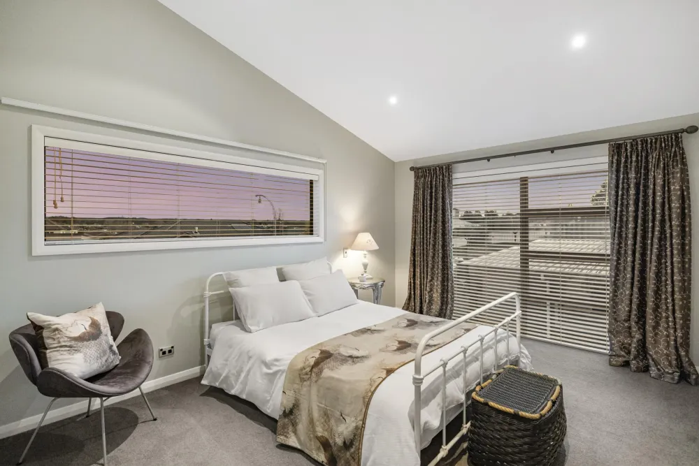Photos of 23 Contour Avenue