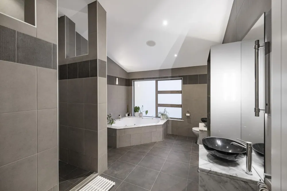 Photos of 23 Contour Avenue
