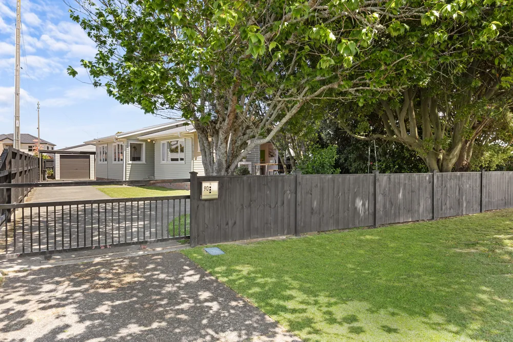 Photos of 90 Buckland Road