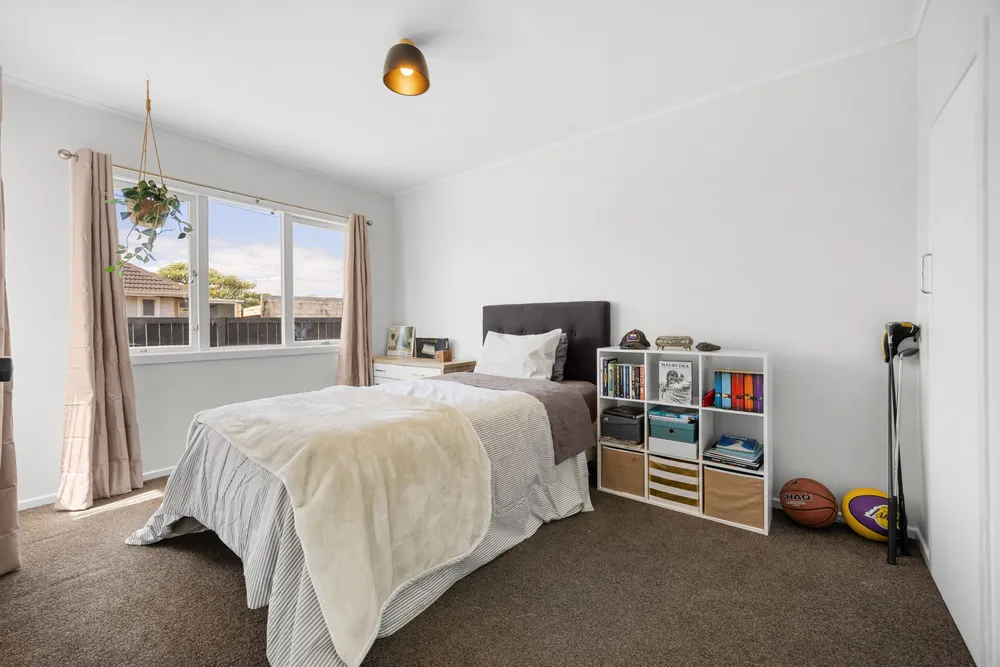Photos of 90 Buckland Road