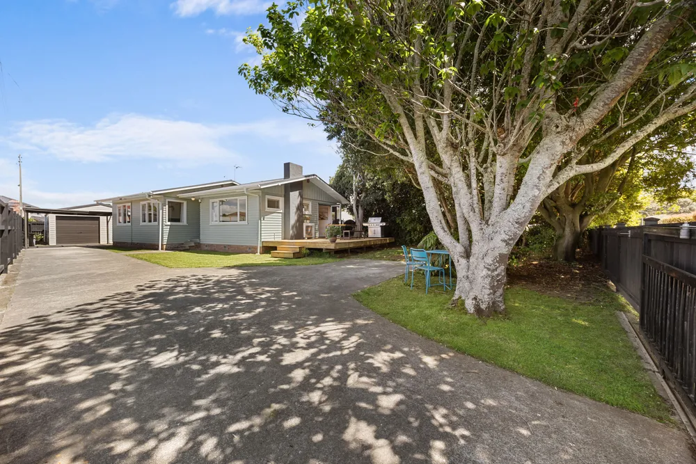 Photos of 90 Buckland Road