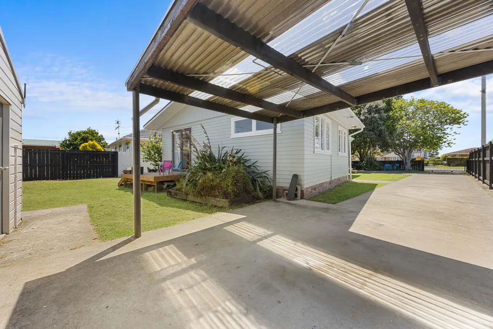 Photos of 90 Buckland Road