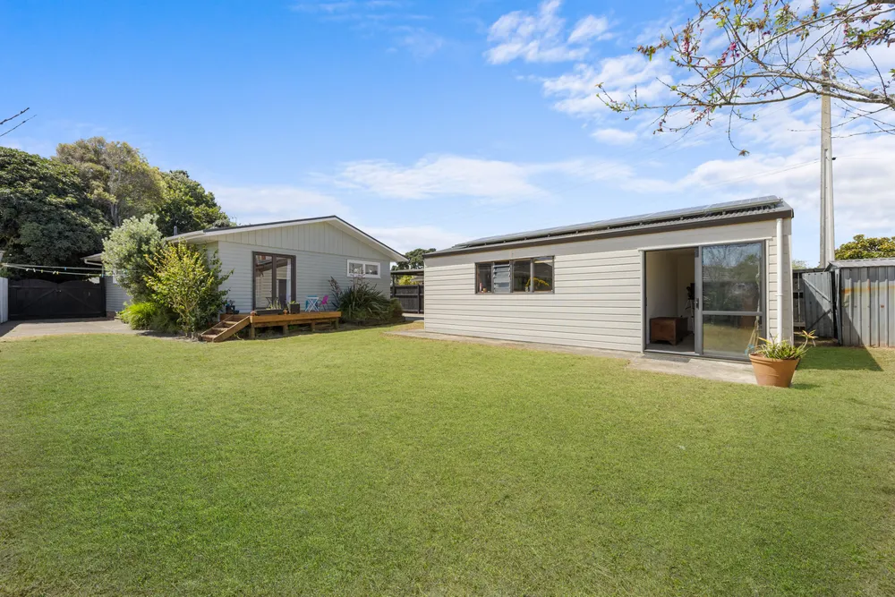 Photos of 90 Buckland Road