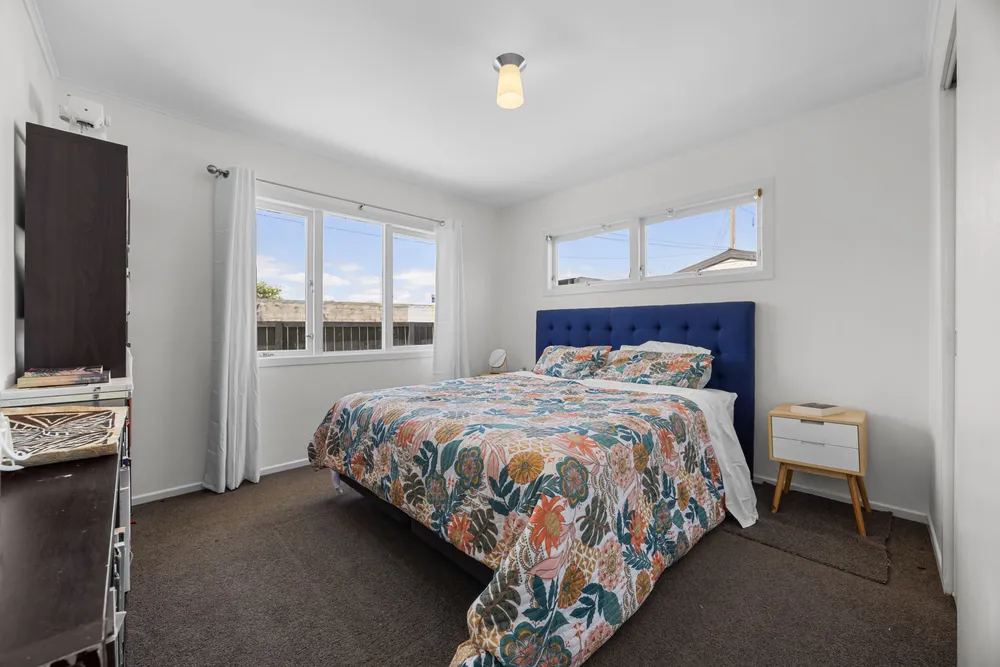 Photos of 90 Buckland Road