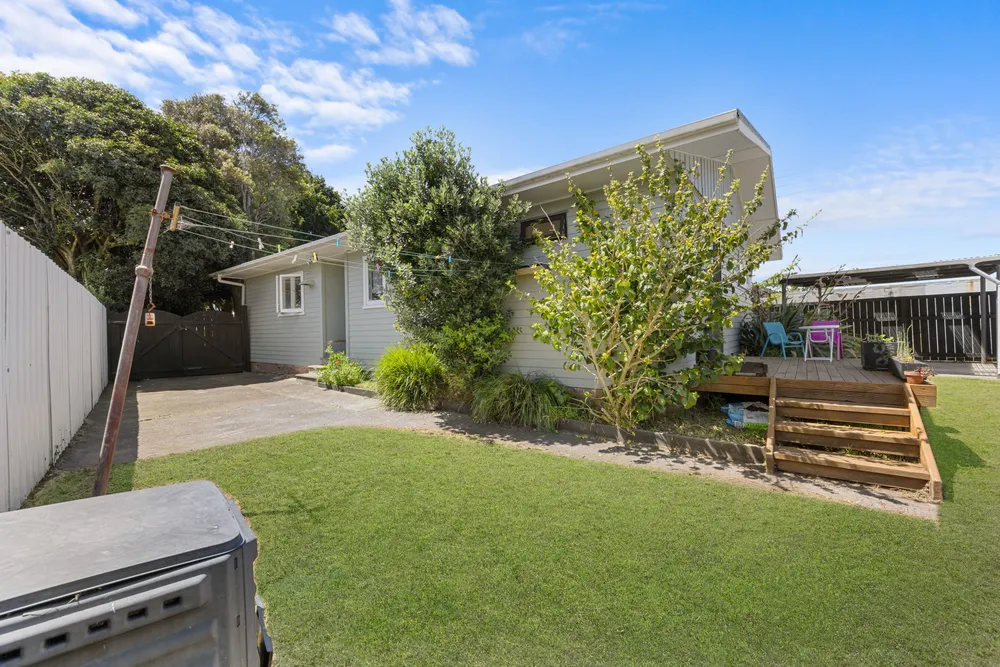 Photos of 90 Buckland Road