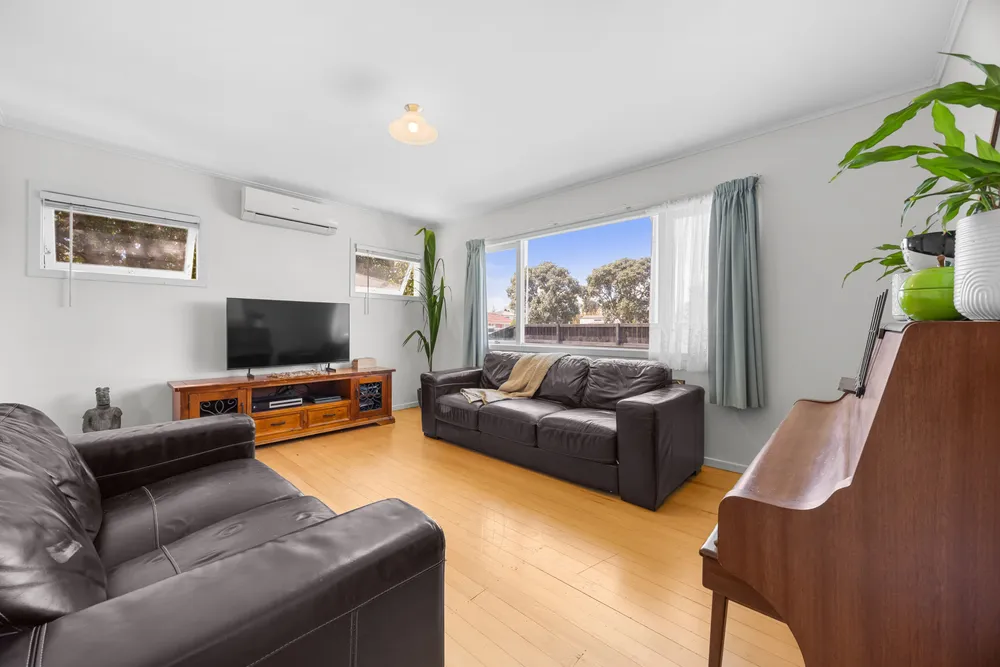 Photos of 90 Buckland Road