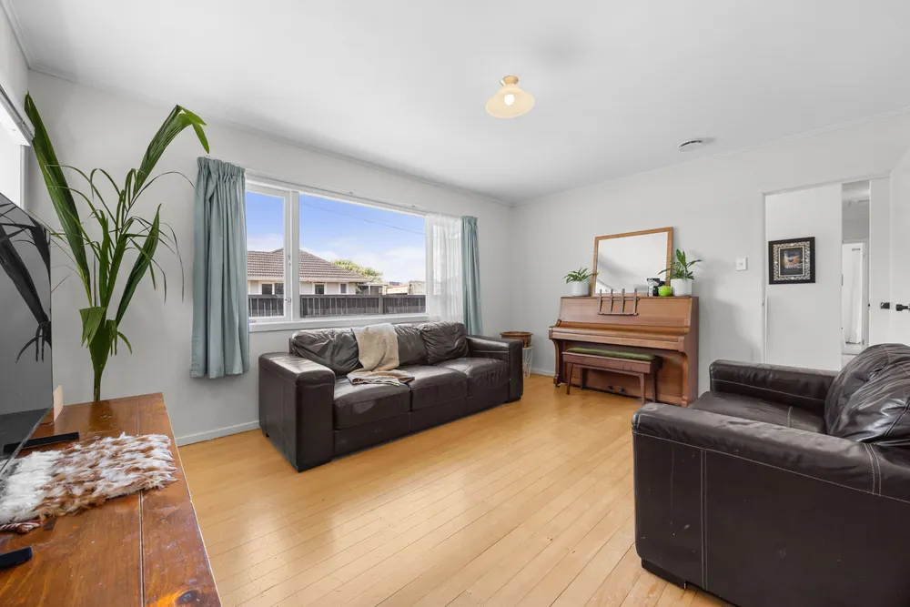 Photos of 90 Buckland Road