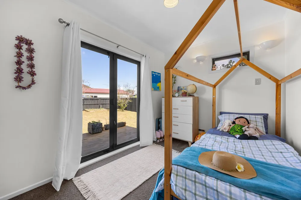 Photos of 90 Buckland Road