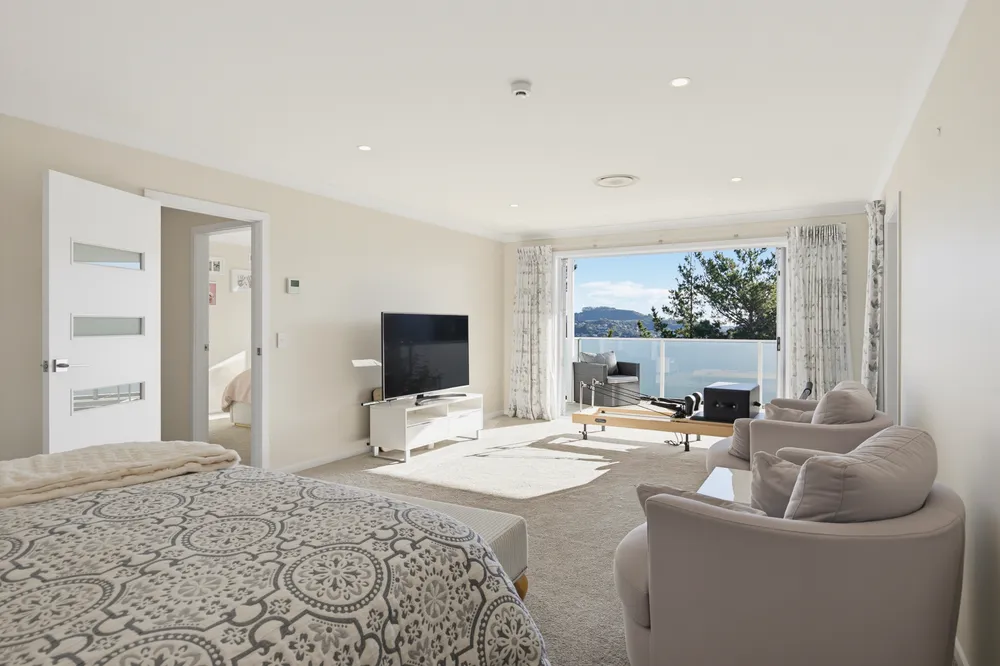 Photos of 145 Endeavour Drive