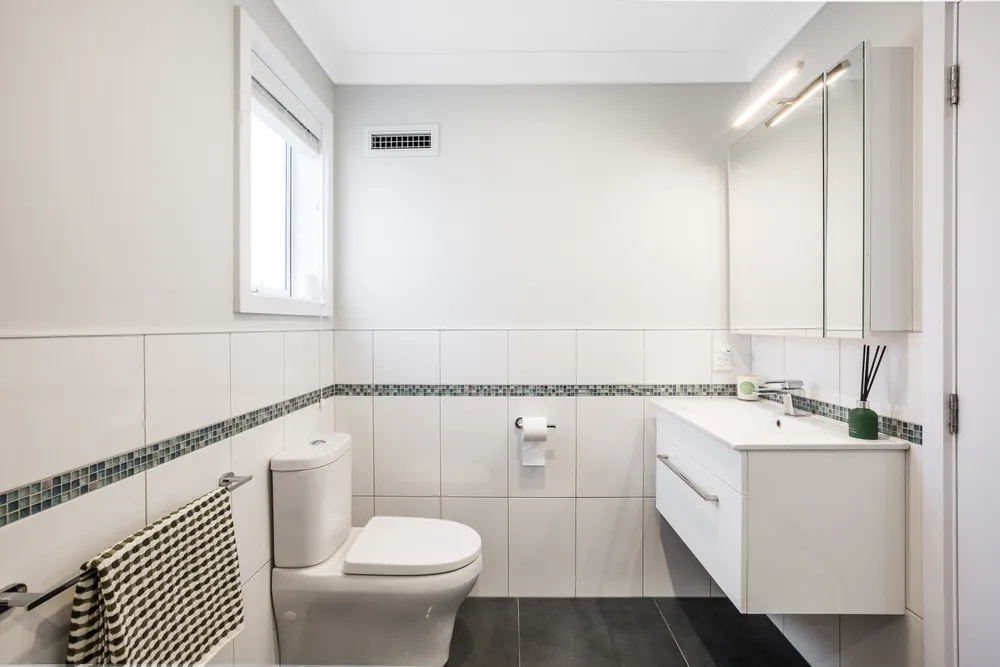 Photos of 145 Endeavour Drive