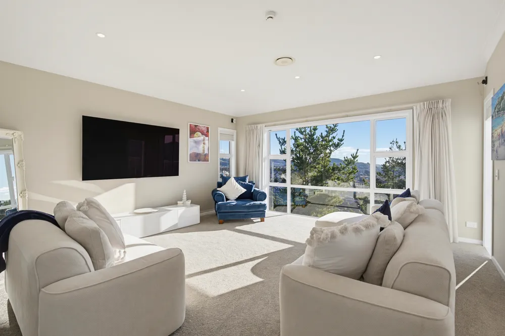 Photos of 145 Endeavour Drive