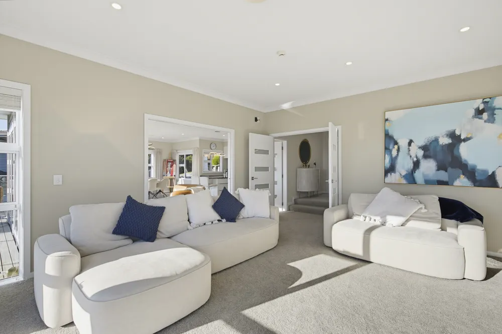 Photos of 145 Endeavour Drive