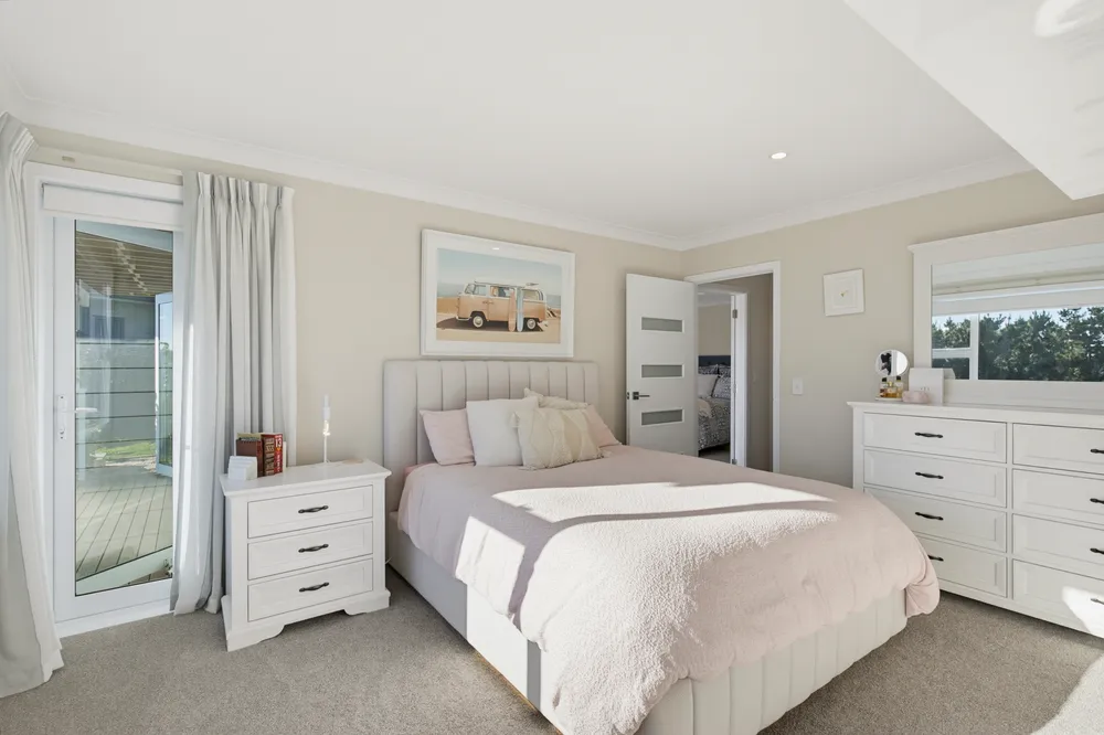 Photos of 145 Endeavour Drive