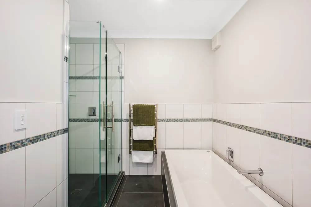 Photos of 145 Endeavour Drive