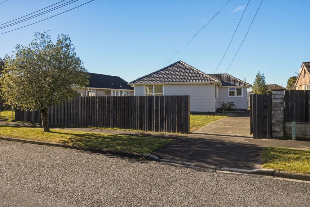 Photos of 14 Ealing Street