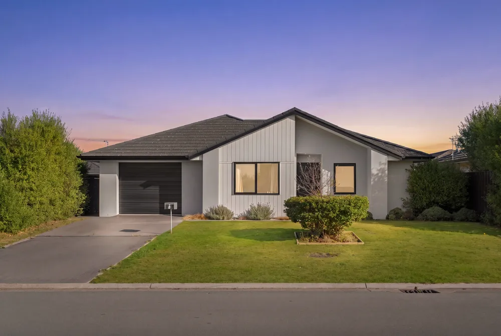 Photos of 14 Ealing Street