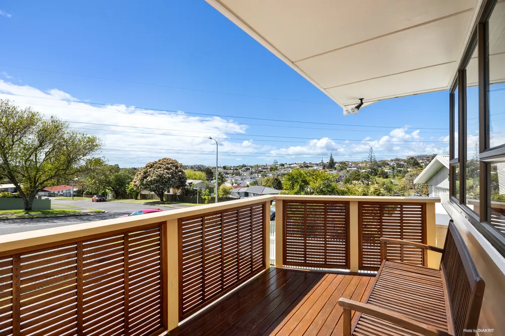 Photos of 52 Canberra Avenue