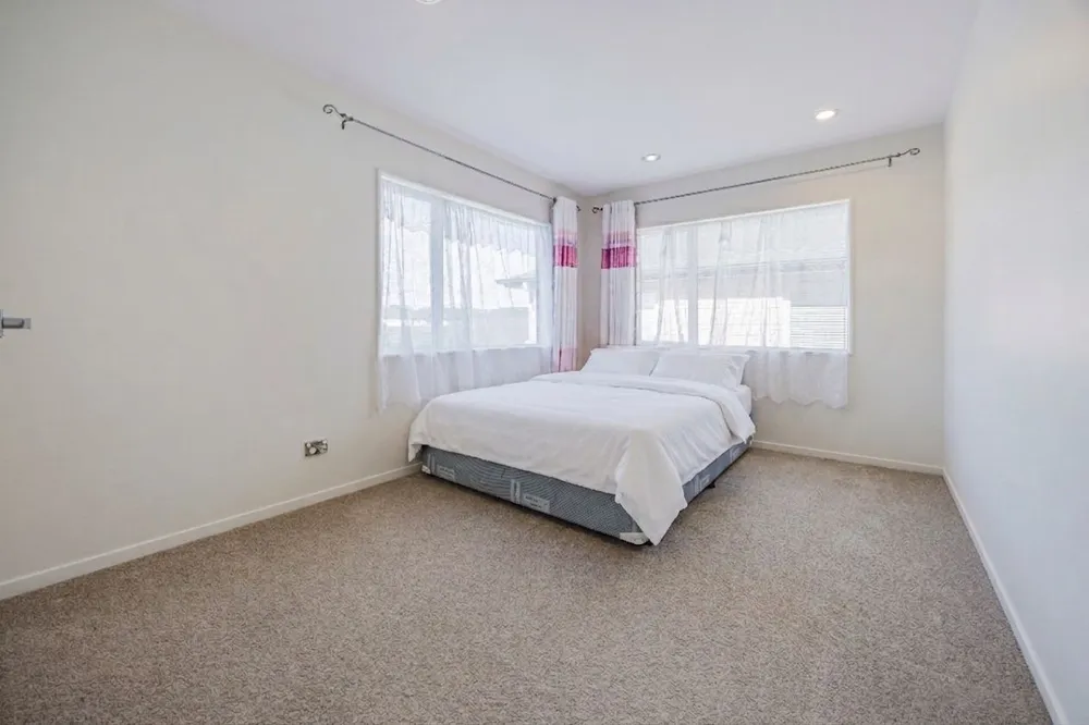 Photos of 10 Helianthus Avenue