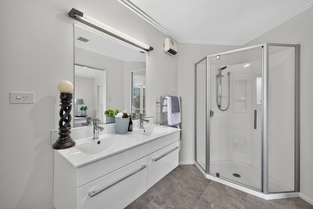 Photos of 46 Averill Street