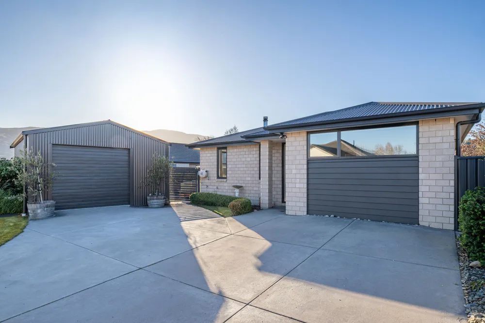 Photos of 6 Alluvial Place