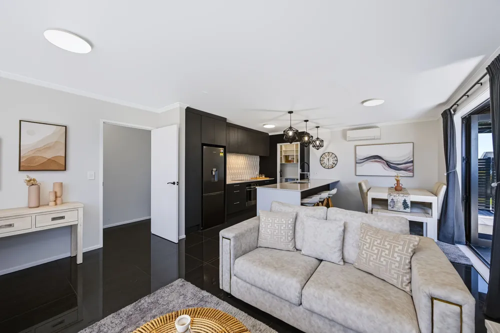 Photos of 6 Wesleyan Street