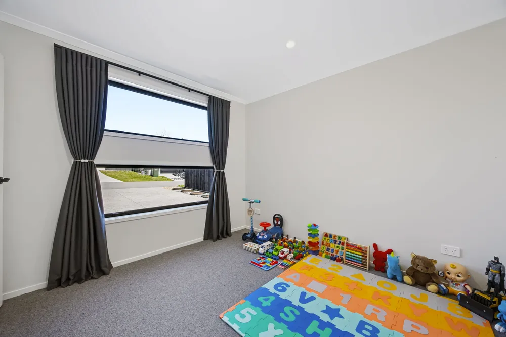 Photos of 6 Wesleyan Street