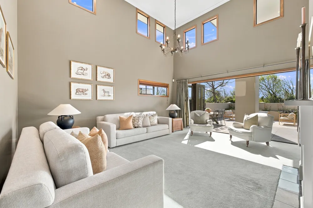Photos of 40 Willowview Drive