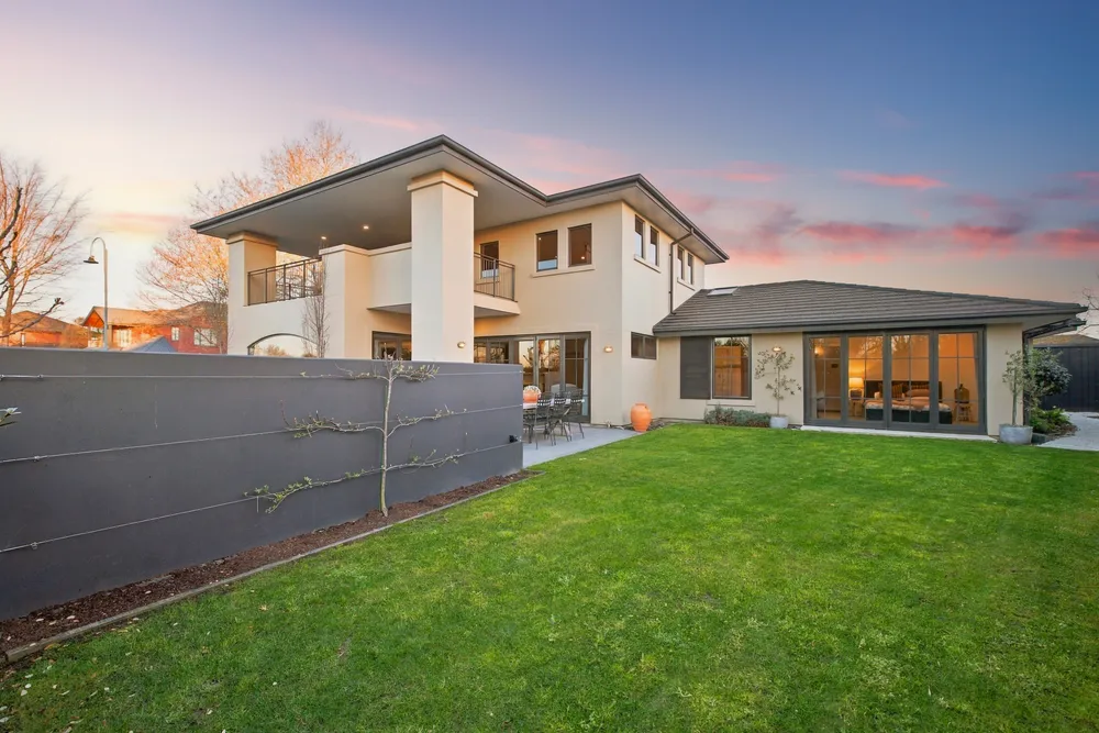 Photos of 40 Willowview Drive