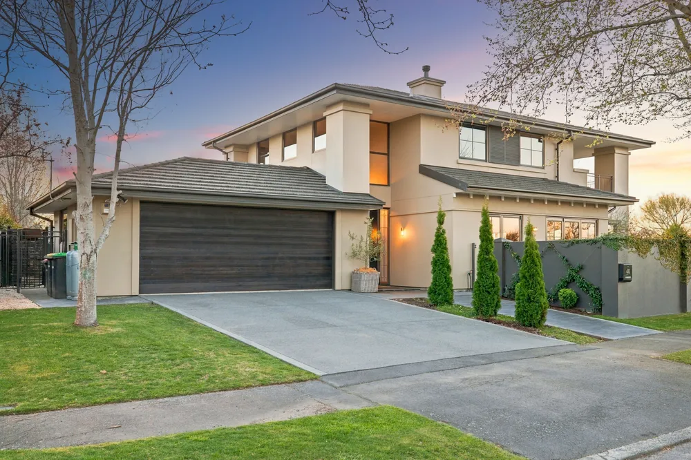 Photos of 40 Willowview Drive