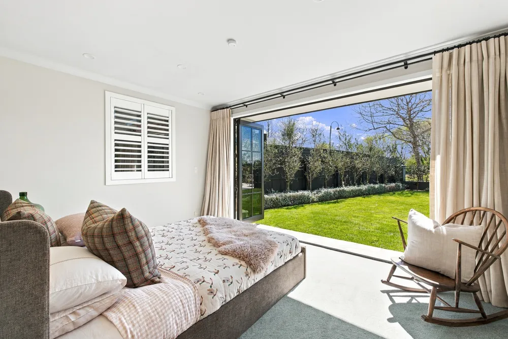 Photos of 40 Willowview Drive