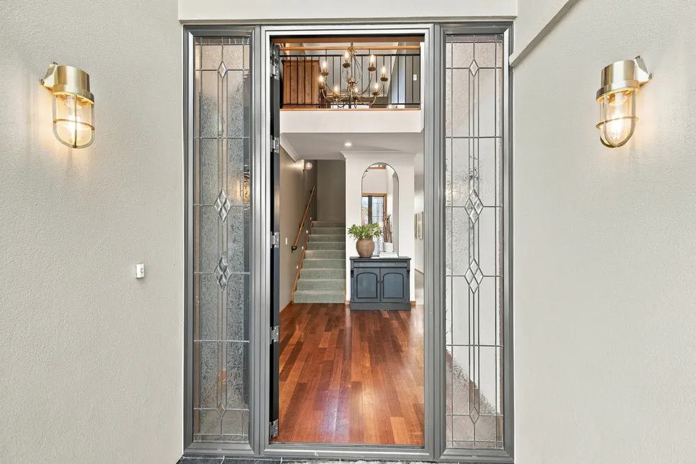 Photos of 40 Willowview Drive