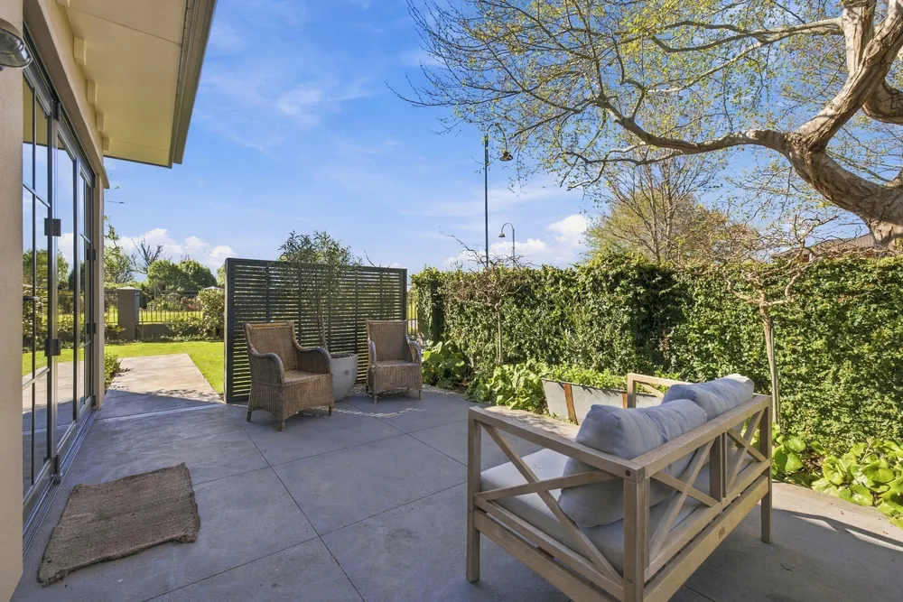 Photos of 40 Willowview Drive