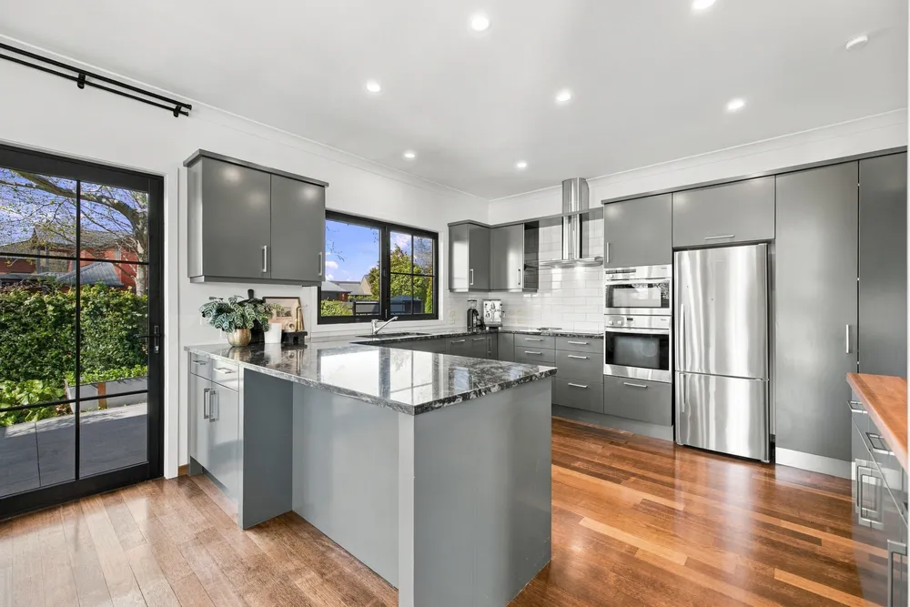 Photos of 40 Willowview Drive