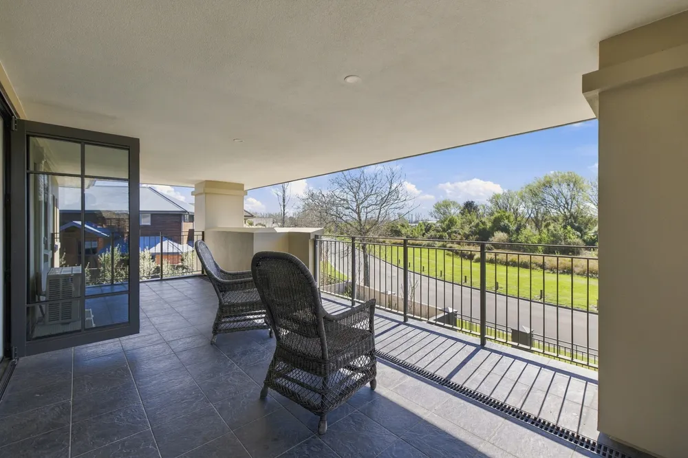 Photos of 40 Willowview Drive