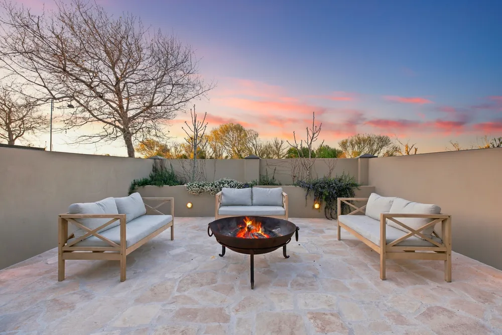 Photos of 40 Willowview Drive