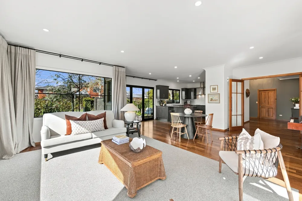 Photos of 40 Willowview Drive