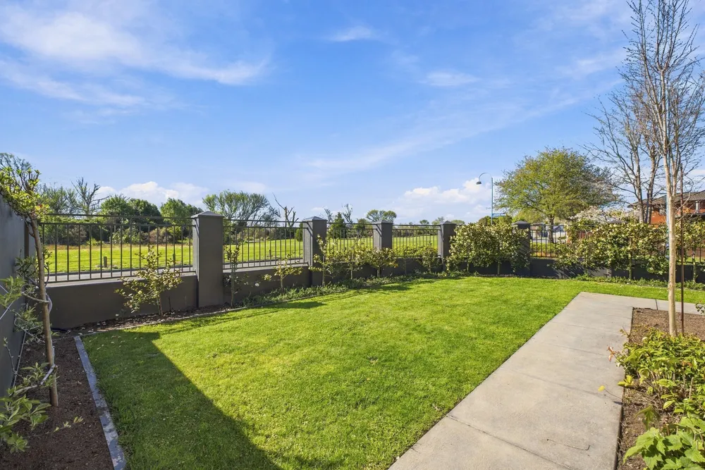 Photos of 40 Willowview Drive