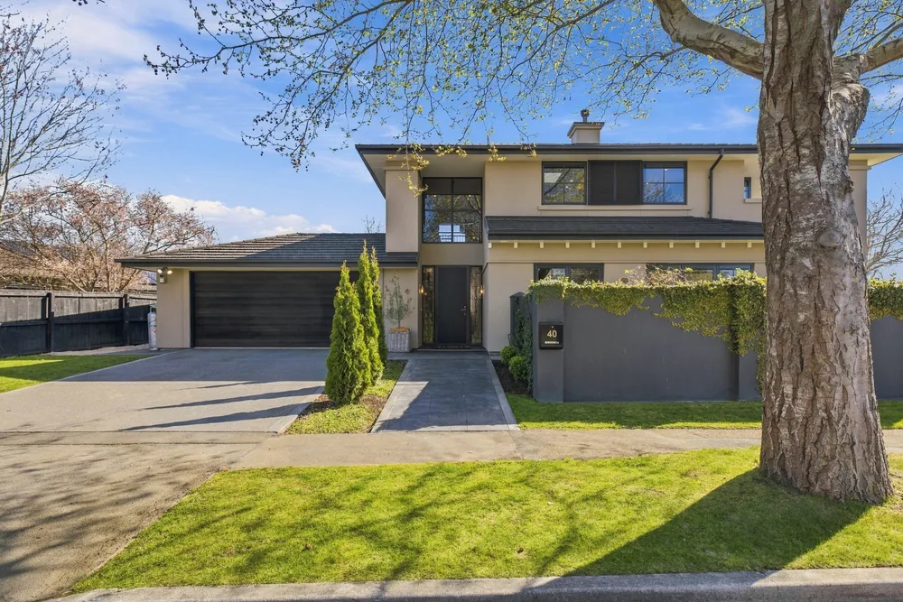 Photos of 40 Willowview Drive