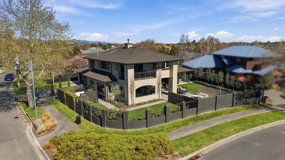 Photos of 40 Willowview Drive