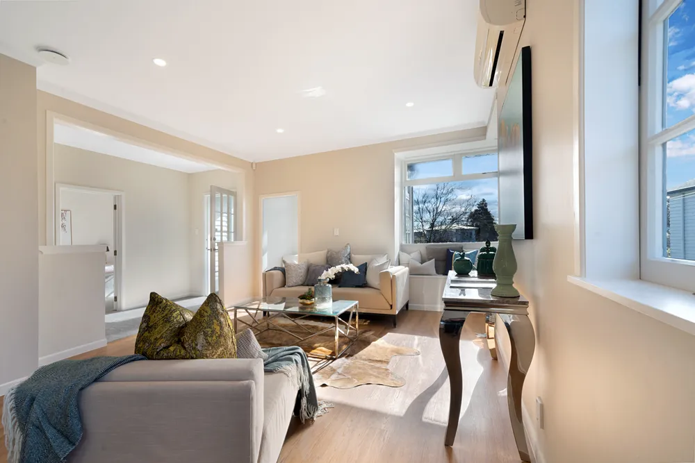 Photos of 116 Hutchinson Avenue
