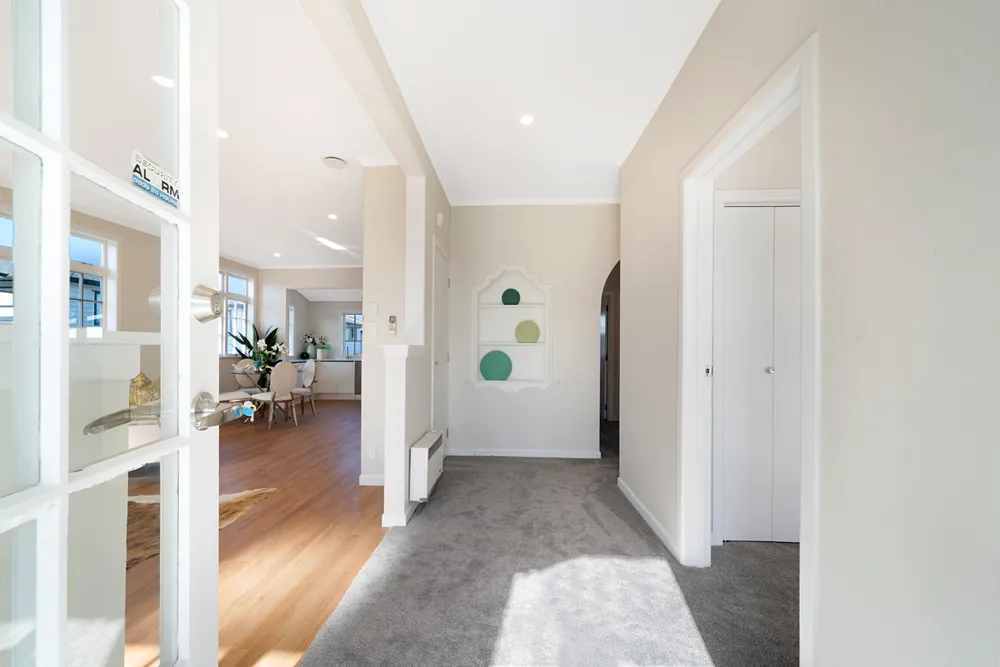 Photos of 116 Hutchinson Avenue