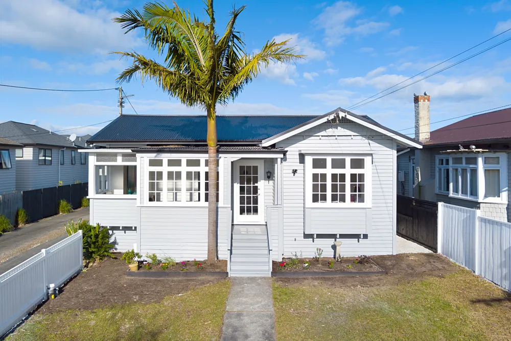 Photos of 116 Hutchinson Avenue