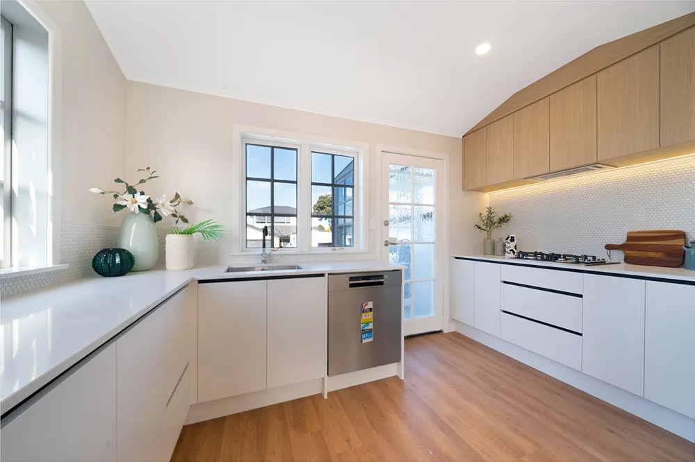 Photos of 116 Hutchinson Avenue