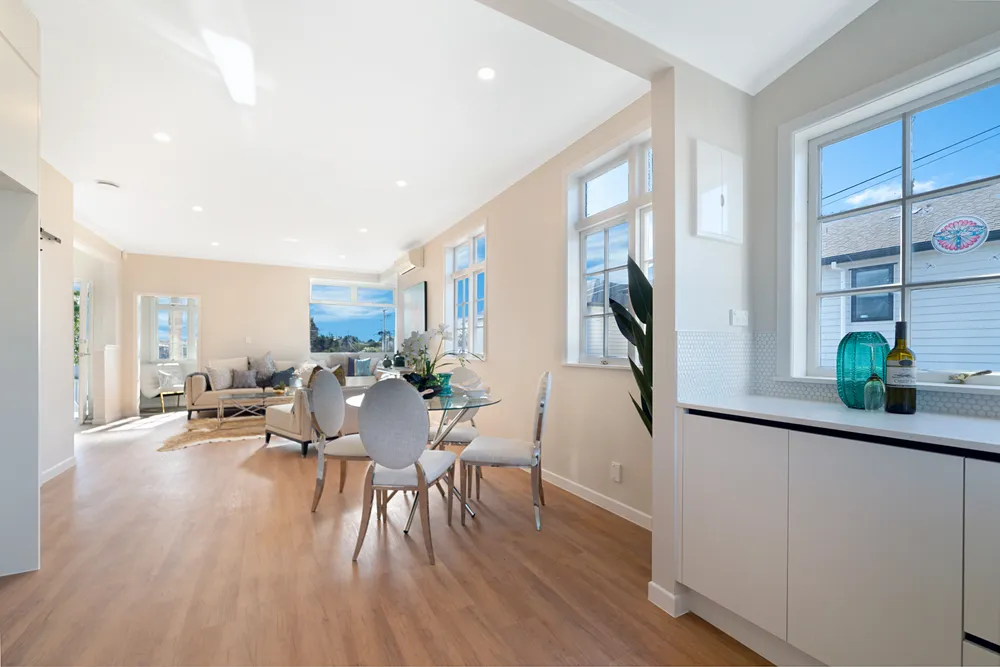 Photos of 116 Hutchinson Avenue