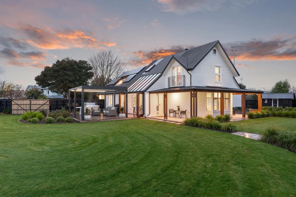 Photos of 32 Oakwood Mews