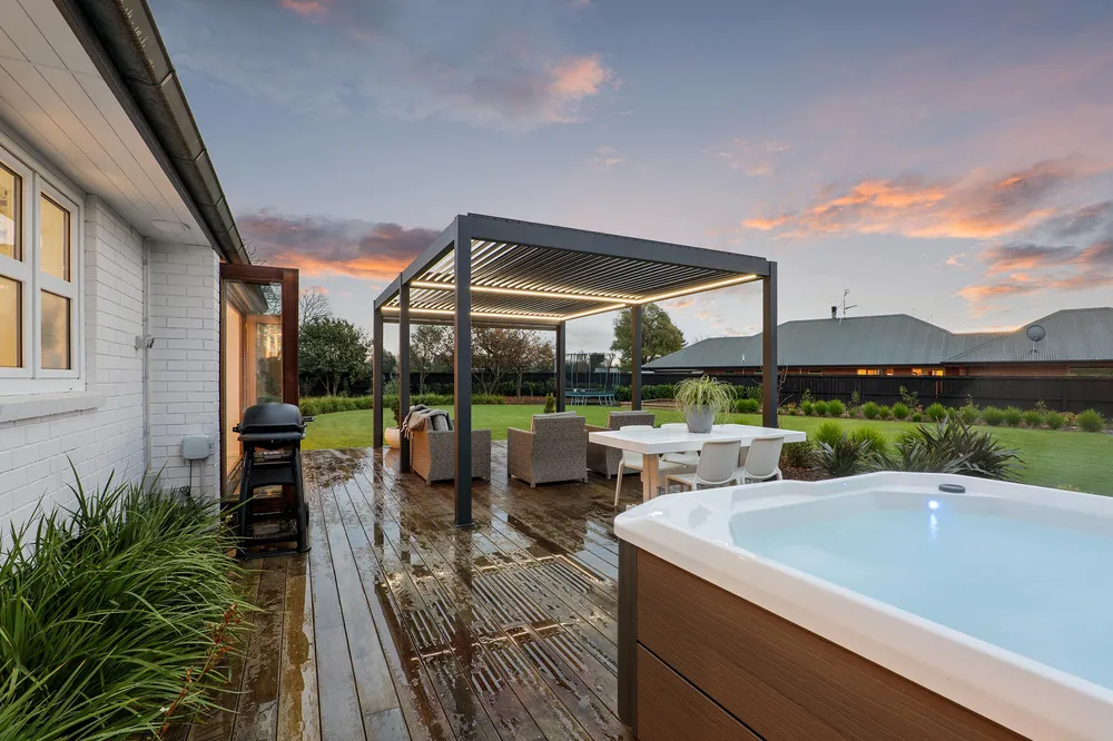 Photos of 32 Oakwood Mews