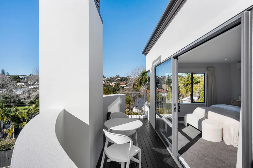 Photos of 22C Standen Avenue