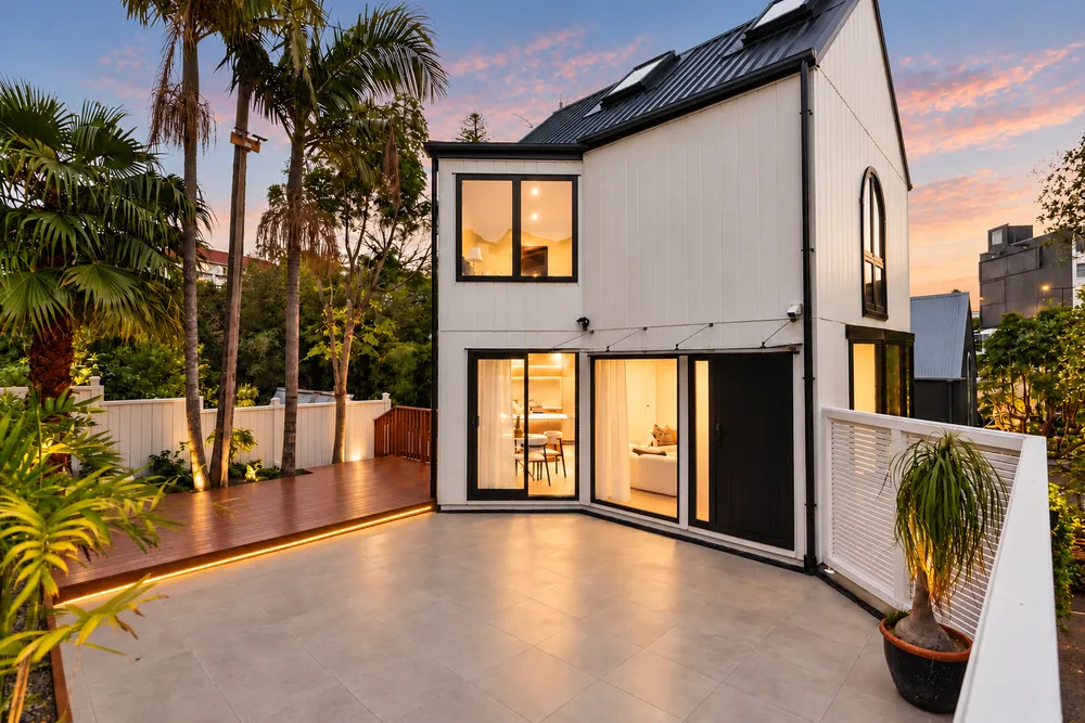 Photos of 20C St Georges Bay Road