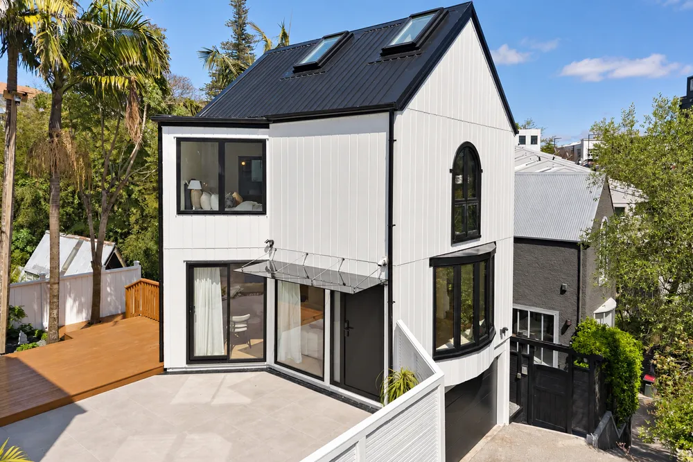 Photos of 20C St Georges Bay Road